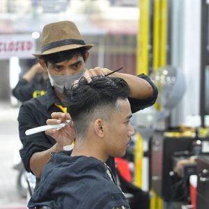 customer giovani barbershop