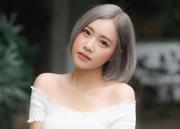 Short Ashy Grey Hair