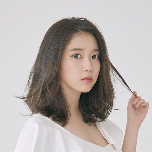 bob bergelombang Model Rambut Pendek Wanita Korea